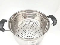 Sunwealth Multi-purpose Japanese style 5.9 quarts stainless Steel Steamer with removable steaming tray and glass lid.