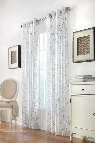 Lunette rideau d'intérieur à oeillets filtrant la lumière