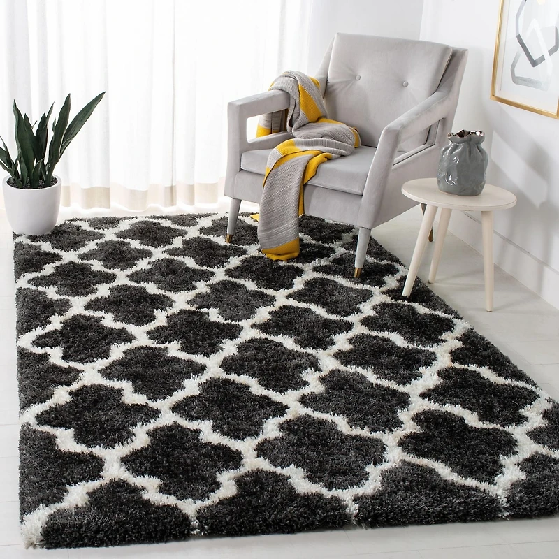 Safavieh Barcelona Anabelle Geometric Shag Area Rug