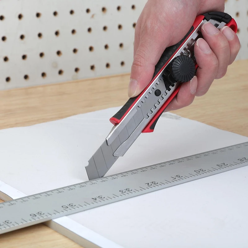 Swiss Tech 18mm Snap-Off Utility Knife, SK5 steel ,18mm
