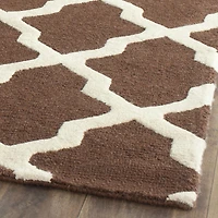 Safavieh Cambridge Liam Geometric Area Rug