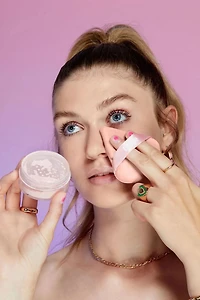 Lottie London - Triangle Powder Puffs - 2 Precision Powder Puffs - Eye & Face Makeup