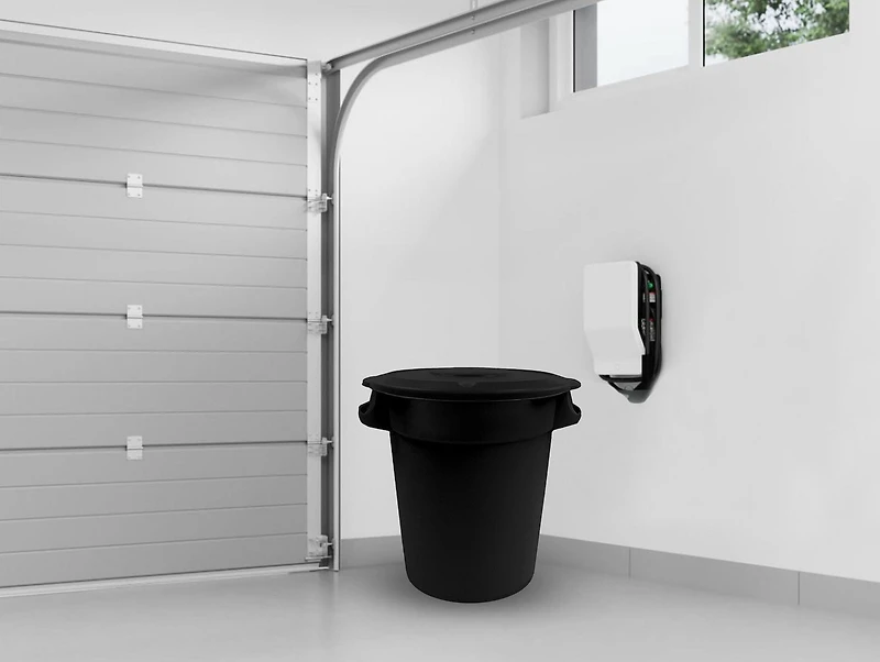 RAMTUFF Outdoor Trash Can Black 77 L