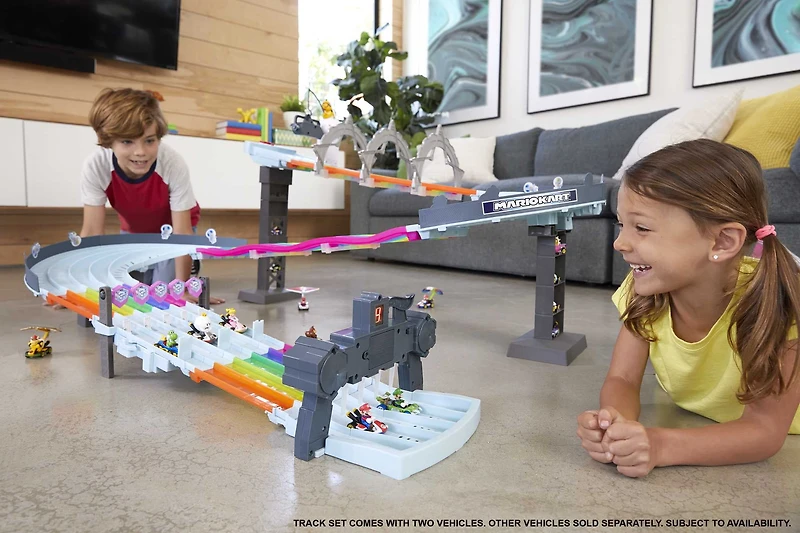 Hot Wheels Mario Kart Rainbow Road Track Set, Ages 4+