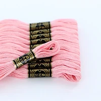 DMC Fil à broder en coton, 6 brins, écheveau de 8 m — rose, fabriqué en France (Art. 117)