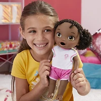 Baby Alive Poupée en patins à roulettes, cheveux noirs