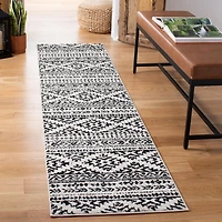 SAFAVIEH Tulum Lakisha Distressed Southwestern Area Rug