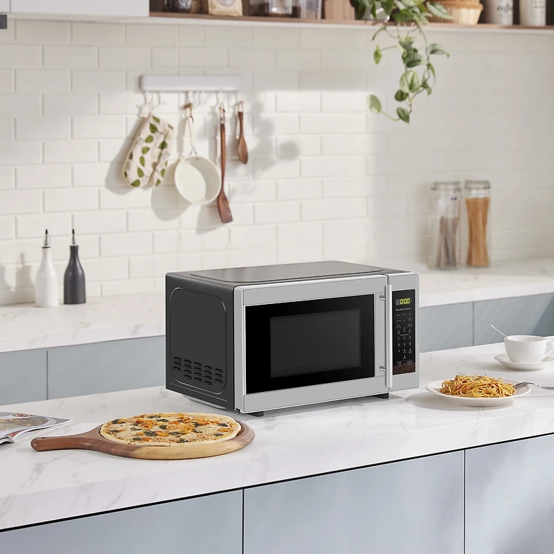 Hamilton Beach 0.7 Cu.ft. Microwave