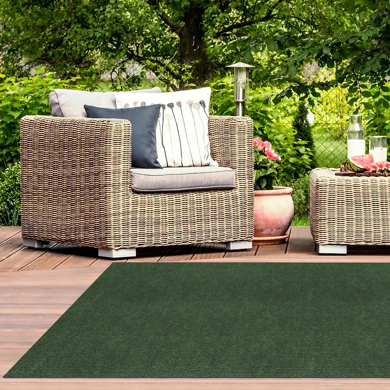 6 ft x 8 ft Green Needlepunch Indoor Outdoor Patio Rug