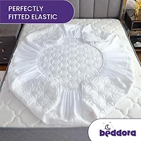 Protecteur de matelas imperméable Beddora Queen – Hypoallergénique, polyfill moelleux de 200 GSM, poche profonde de 15 pouces avec ajustement élastique – Lavable en machine