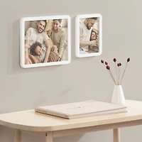 Cadre à photos décoratif blanc avec coins arrondis Boba de 20,3 cm x 25,4 cm pour table