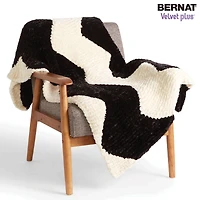 Bernat® Fil Velvet Plus™, Polyester #6 Super Volumineux, 10,5 Oz/300 G, 78 Yards