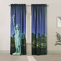 Loft Living Statue Of Liberty filtrant la lumière Passe-tringle rideau à piquets paires 74 x 84 in Multi