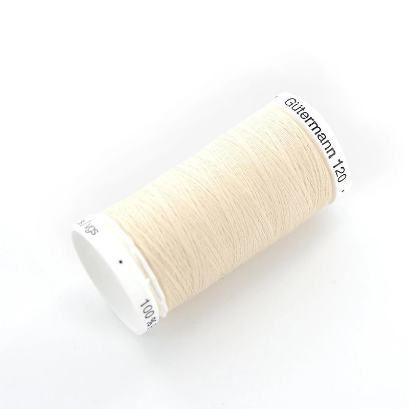 Fil tout usage Gutermann 120 à 100 % polyester 274 m/300 vgs