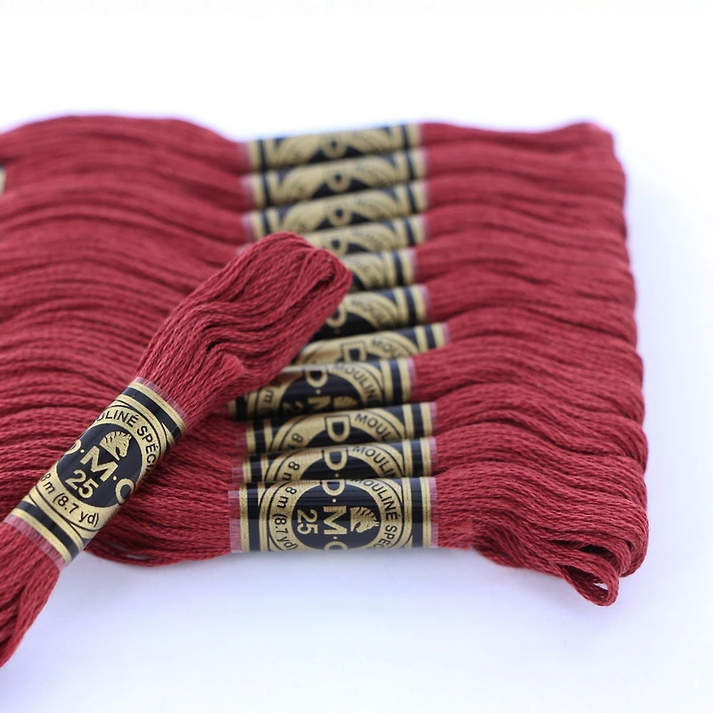 DMC Coton à broder 6 brins 8m rouge