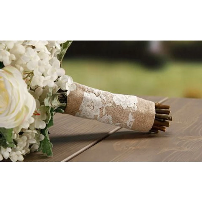 Emballage de bouquet David Tutera en toile de jute et dentelle