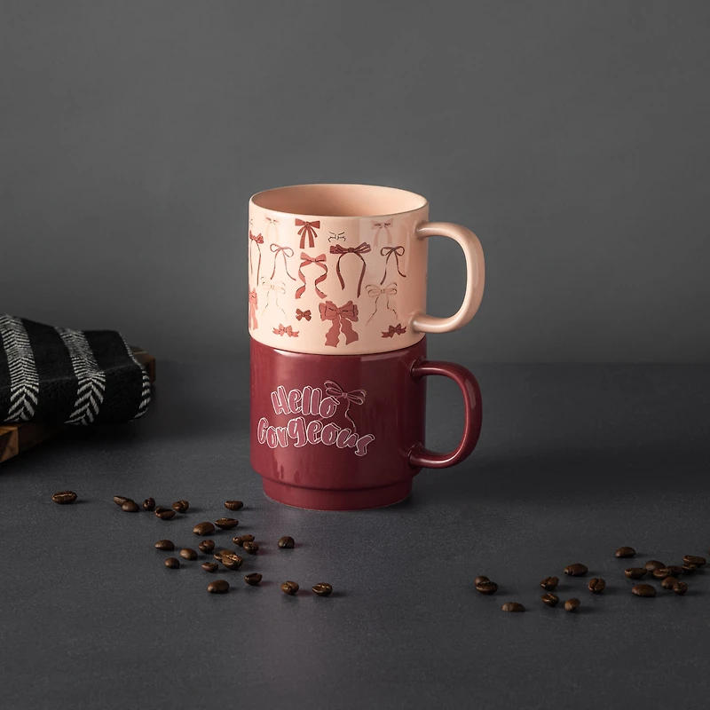 Lot de 2 mugs empilables Thyme & Table Hello Gorgeous et Pink Bows, 410 ml, en grès