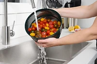 Starfrit Salad Spinner, 5L Capacity, Retractable Handle, Quick-Action Brake, Non-Slip feet, Bowl for Mixing and Serving, Dishwasher Safe