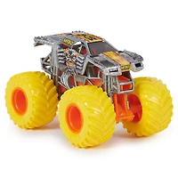 Monster Jam, Monster trucks officiels en métal moulé Grave Digger Vs. Max D, échelle 1:64, jouets pour garçons à partir de 3 ans