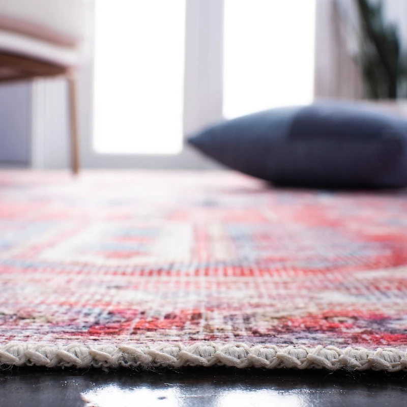 SAFAVIEH Serapi Doncho Traditional Machine Washable Area Rug
