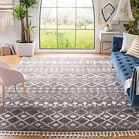 Safavieh Berber Fringe Lesleigh Aztec Shag Area Rug
