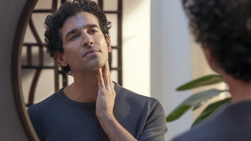 Philips Series 9000, Wet & Dry Electric Shaver, Ice Blue, S9982/50