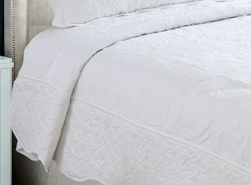 Marina Decoration Embroidered Stitching Coverlet Bedspread Ultra Soft Solid Bedding Summer Quilt Set with Quilted Sham