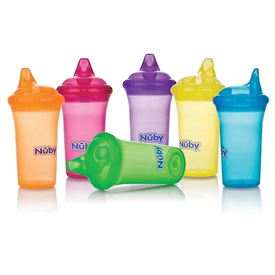 Gobelet en plastique No-Spill™ pour tout-petits de Nûby™ avec Couvercle muni d'une valve Vari-Flo™ et un bec qui résiste aux morsures