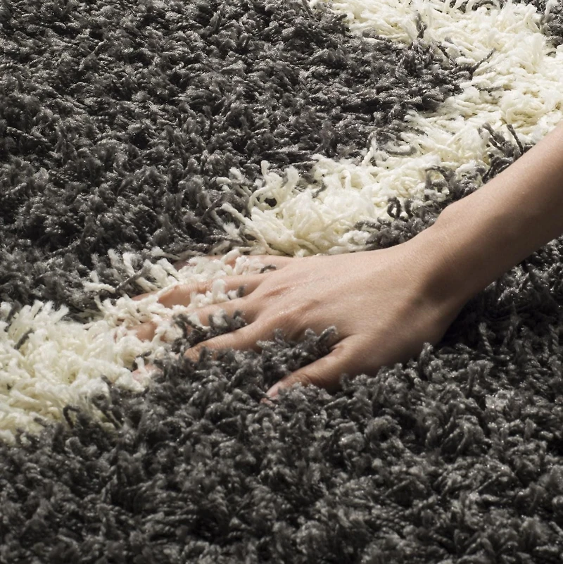 Safavieh Dallas Logan Geometric Shag Area Rug