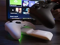 PDP METAVOLT Dual Charger: Flash White - Xbox Series X|S, & Xbox One PDP METAVOLT Charger White