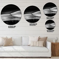 Designart Motif argenté scintillant horloge murale