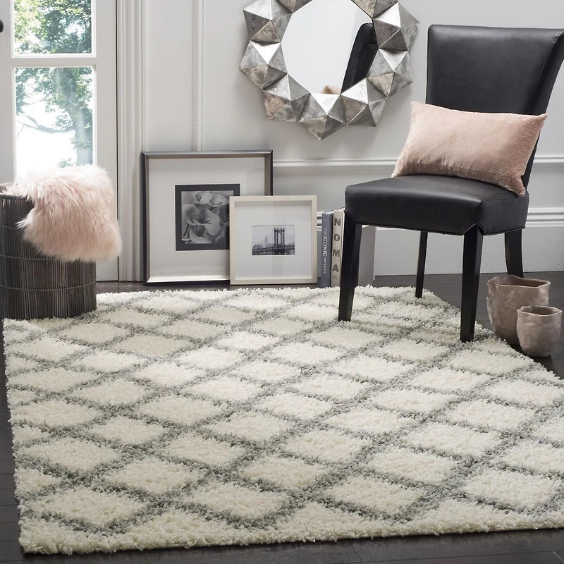 Safavieh Dallas Jerrie Geometric Shag Area Rug