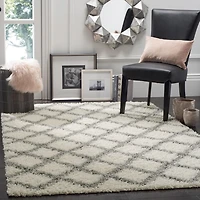 Safavieh Dallas Jerrie Geometric Shag Area Rug