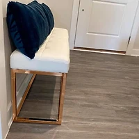 Banc en velours beige de la collection Heavenly, banc en velours avec acier inoxydable doré, banc en acier inoxydable, banc poli, banc en velours, banc doré, banc d'entrée