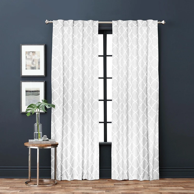 Panneau de tenture filtrant à passants arrière Natalie Hometrends de 213 cm (84 po), blanc Panneau de rideau a languette