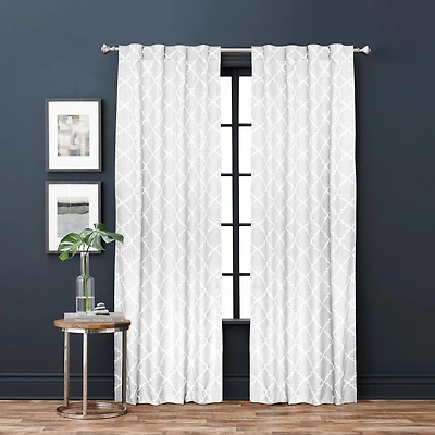 Panneau de tenture filtrant à passants arrière Natalie Hometrends de 213 cm (84 po), blanc Panneau de rideau a languette