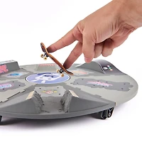 Tech Deck, Shredline 360 Motorized Skate Park, X-Connect Creator, Customizable and Buildable Turntable Ramp Set with Exclusive Fingerboard, Kids Toy for Boys and Girls Ages 6 and up