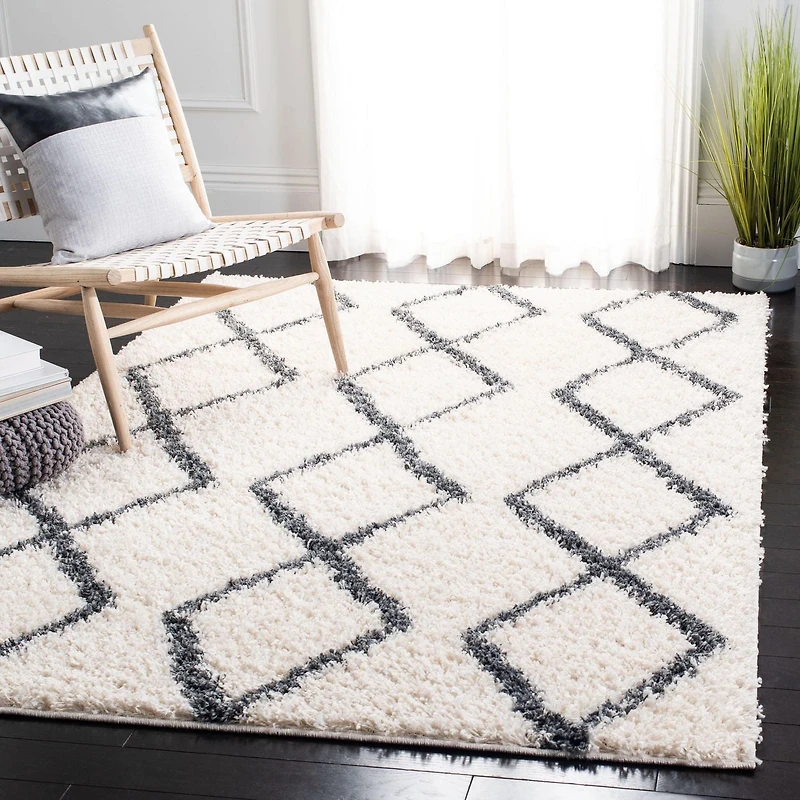 Safavieh Venus Nanda Geometric Shag Area Rug