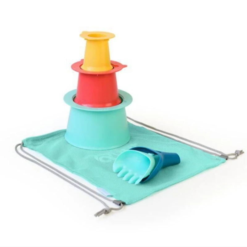 Quut Beach Set Alto - Sandcastle Building Toy with Rake and Digger - Stackable Design - Ergonomic & Durable Plastic - Ages 3+ - Create Strong Structures - Includes Practical Quick-Drying Beach Bag