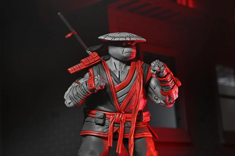 NECA Teenage Mutant Ninja Turtles Nightwatcher: Donatello Action Figure with Extra Hands and Bo Staff (7")