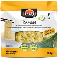 Haiku Nouilles Ramen, 300gr Nos nouilles Haiku Ramen sont entièrement végétaliennes et sans OGM. Fabriqué avec des ingrédients entièrement naturels et des ingrédients de première qualité. Il suffit de chauffer et de servir, c’est aussi simple que ça !