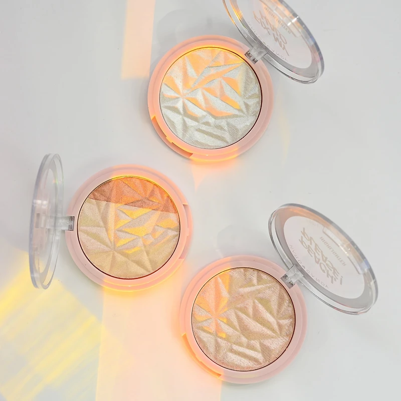 Hard Candy Enlumineur Just Glow, Poudre Compacte, Éclat Scintillant, Or Rose 3 teintes en 1
