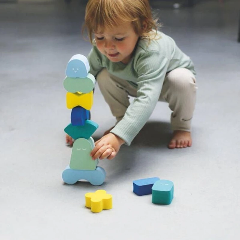 Quut - Blokki : Bleu Menthe - Jouet Empilable en Mousse Douce - 10 Pièces - Construction Amusante & Créative - Visages Ludiques pour Histoires Imaginatives - Jeu Multifonctionnel & Ouvert