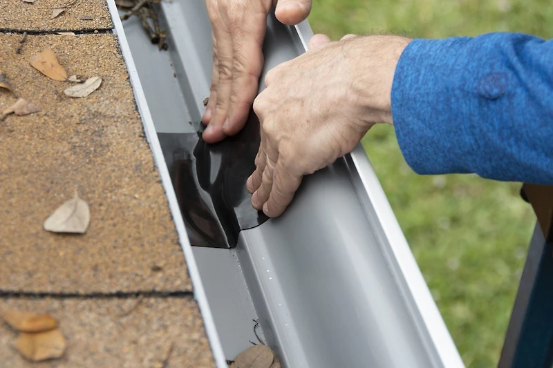 Flex Tape Transparent 4"x 5' Ruban imperméable caoutchoutée.