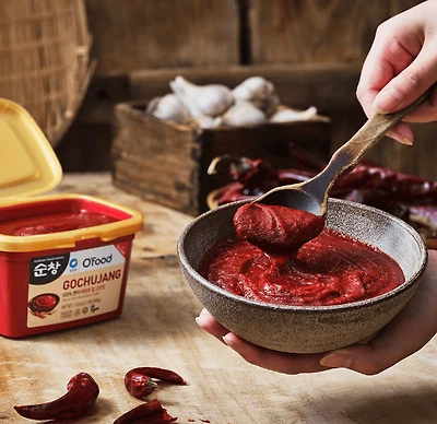 Chung Jung One Mild Red Pepper Paste, 500g
