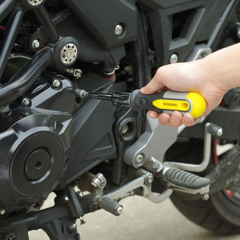 WorkPro Ratcheting Screwdriver Set - 64 Piece, Non-slip TPR handle