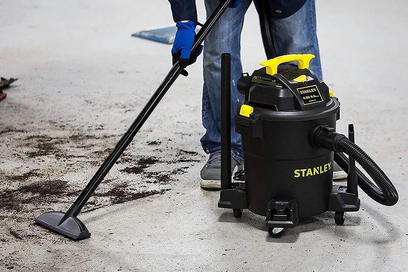 Stanley 6 Gallons Aspirateur humide / sec Stanley 22.7L (6 Gal.) Aspirateur d'atelier Wet/Dry de 4,0 chevaux avec accessoires