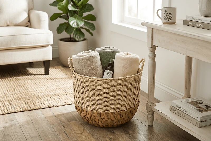 Hometrends Round Paper/ Water Hyacinth 2-Tone Basket