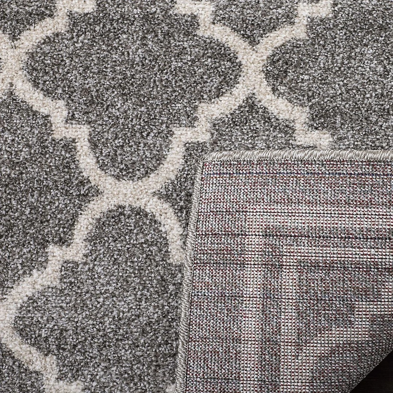 SAFAVIEH Amherst Trina Geometric Area Rug