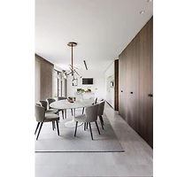 Table de salle à manger ovale élégante Bria avec plateau en marbre et base en aluminium blanc